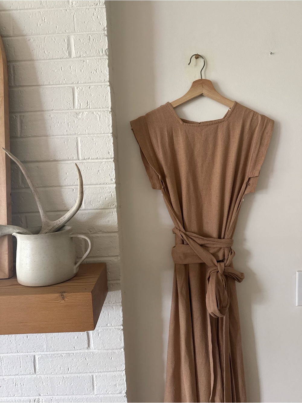 Sleeveless Belted Maxi Dress - Camel - Picture 3 of 4
